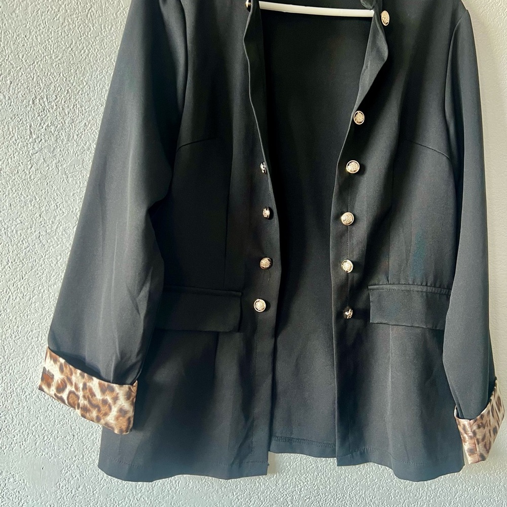 Elegant Black Jacket with Leopard Accents
